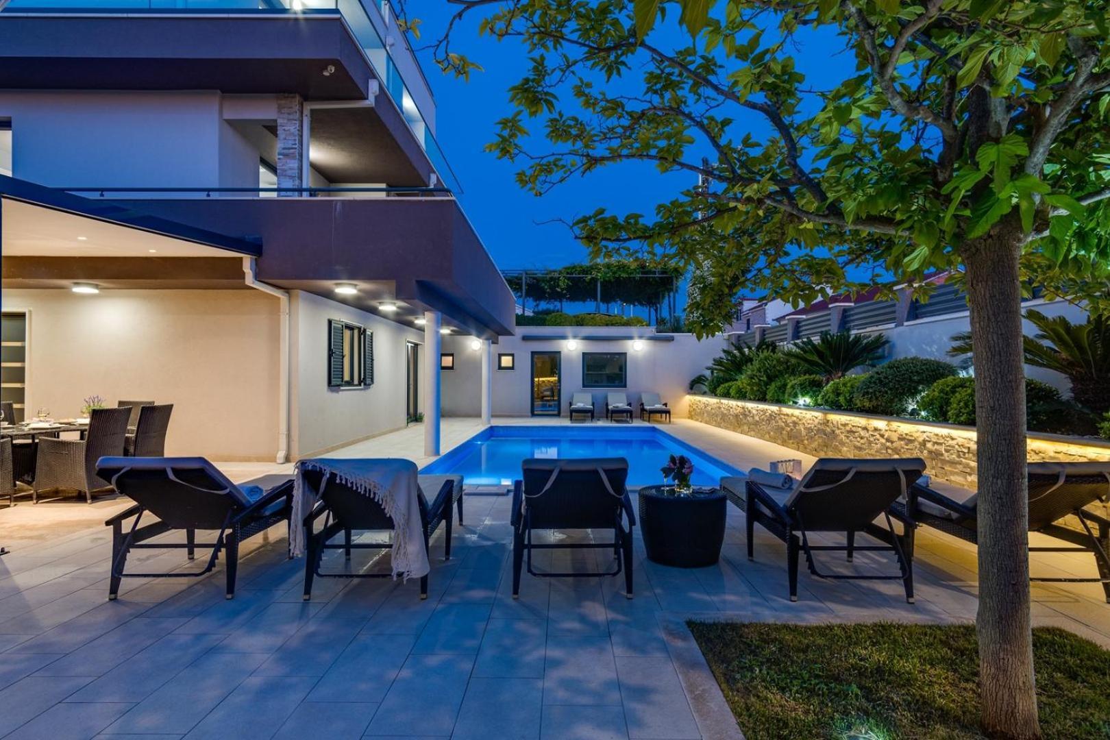 Luxury Villa Lucas With Heated Pool, Whirlpool, Sauna, 14 Pax 珀德垂那 外观 照片
